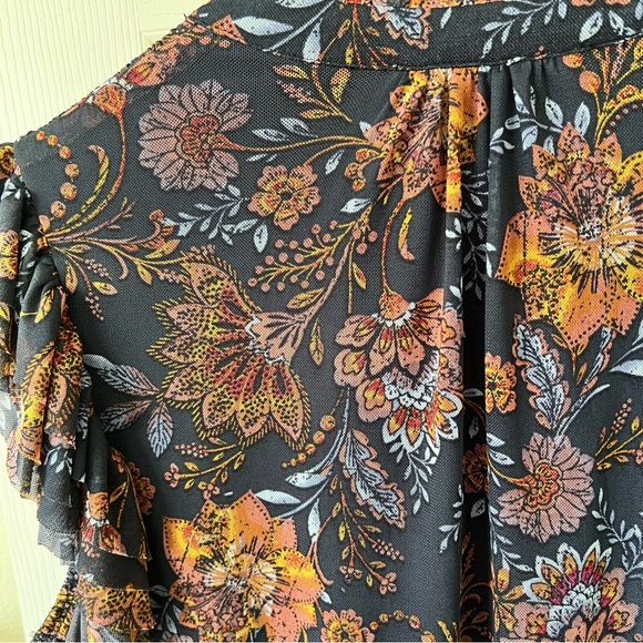 Evereve Tinslee Floral Blouse Smocked Mesh Top Sz Medium - Picture 13 of 14